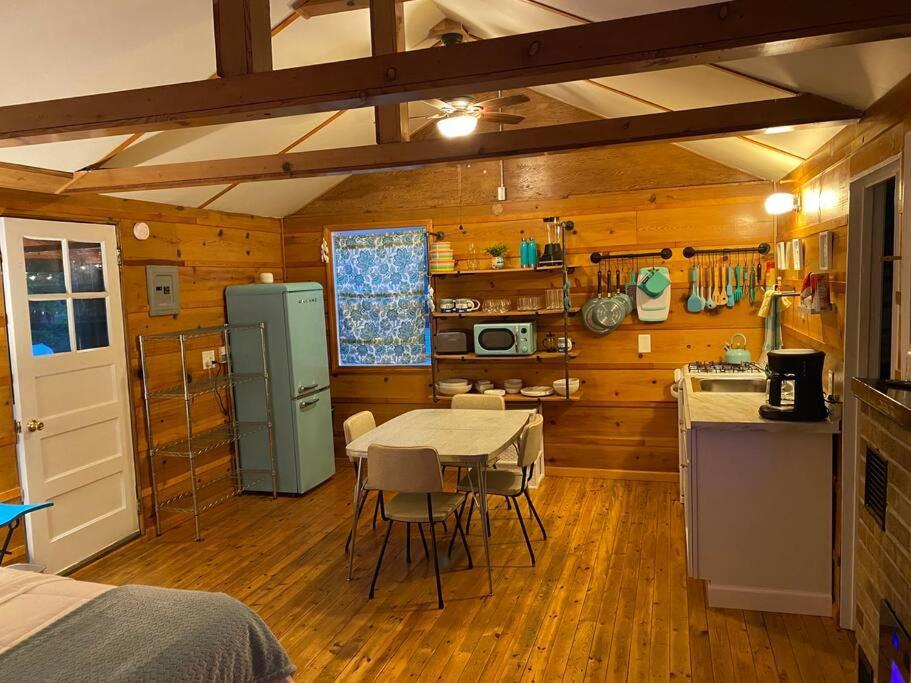 Big Blue Lake Cottages, Llc - Cottage #5 Holton Exterior photo